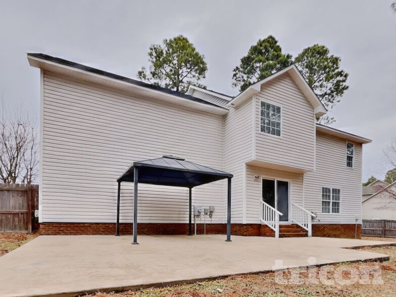 Building Photo - 226 Linden Rd