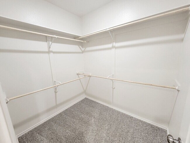 Building Photo - Stunning 3 Bedroom Townhome in Frenship School District