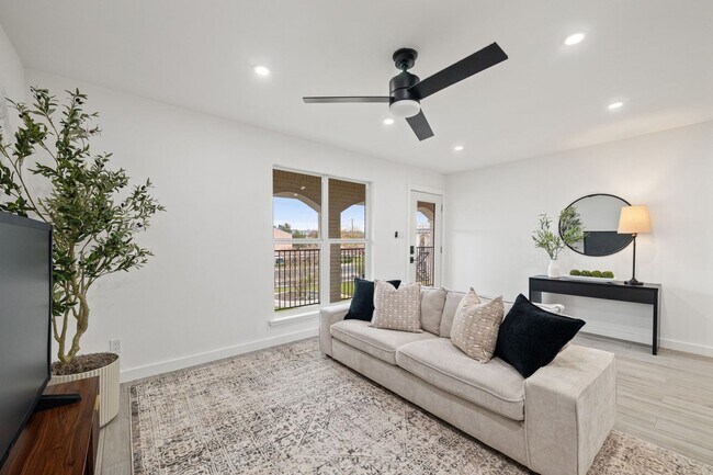 Building Photo - Adelynn At Mueller