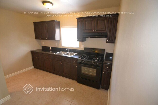 Building Photo - 2303 W 75th St