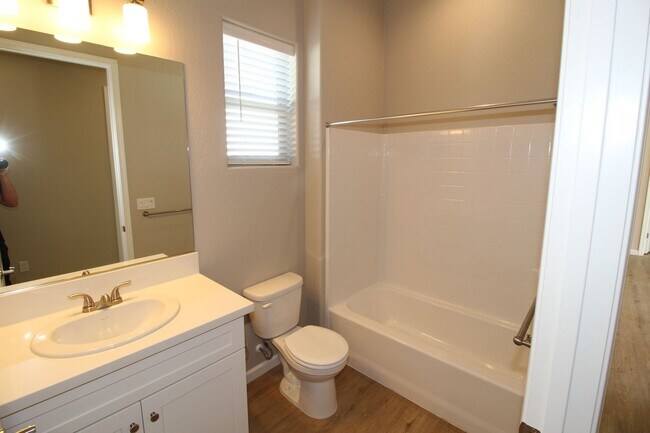 Building Photo - BRAND NEW 2BED/2BATH with SOLAR - Clinton/Arthur