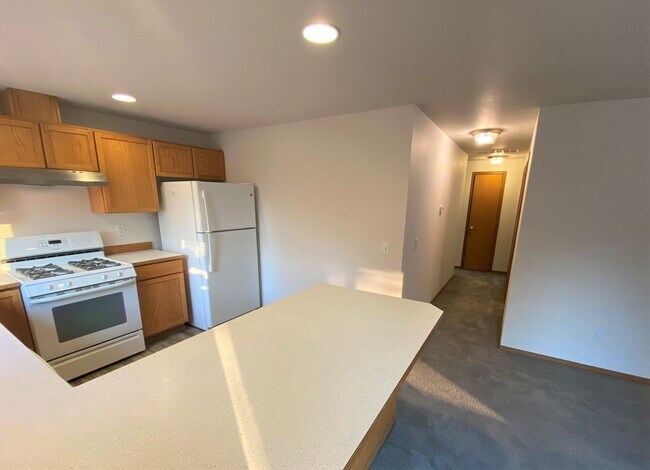 Building Photo - 3 Bed on Cul-de-sac with Great Backyard an...