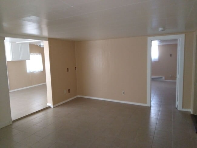 Building Photo - 3 Bed / 2 Bath Home + 1 bed / 1 bath Casita & work shop