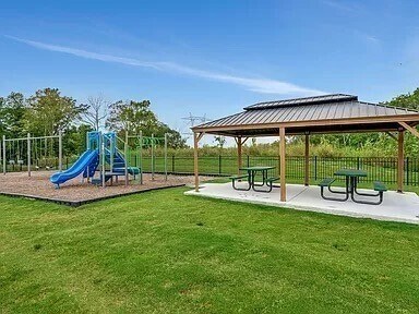 Building Photo - 8028 Forest Hills Dr