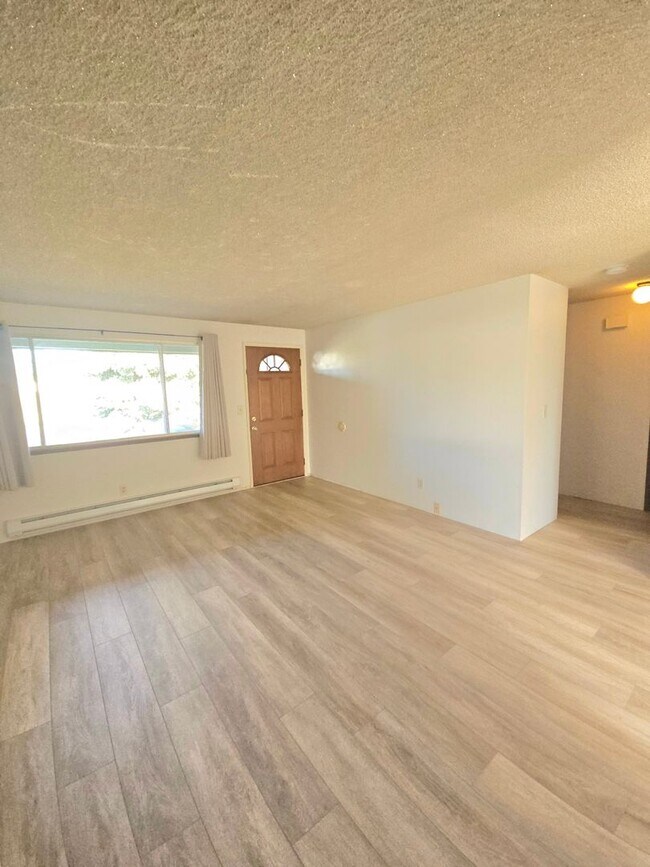 Building Photo - 2bed/1bath Edgewood Duplex*****COMING SOON***