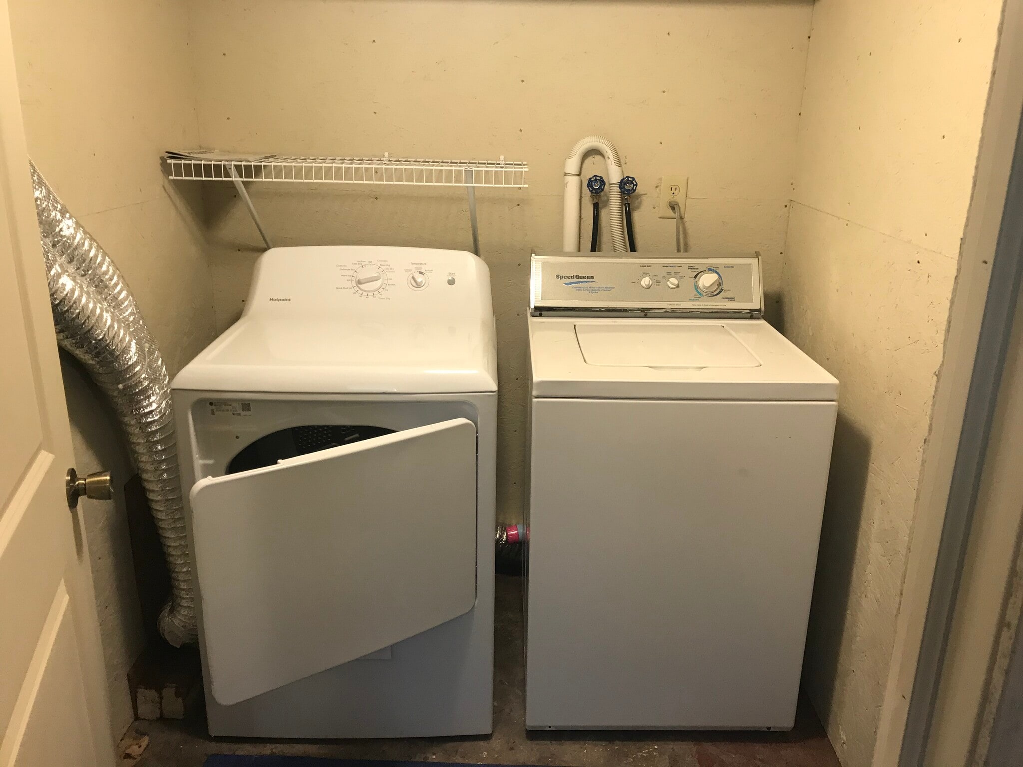 Laundry - 8 Park Pl