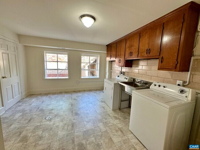 Building Photo - 2278 Hansens Mountain Rd