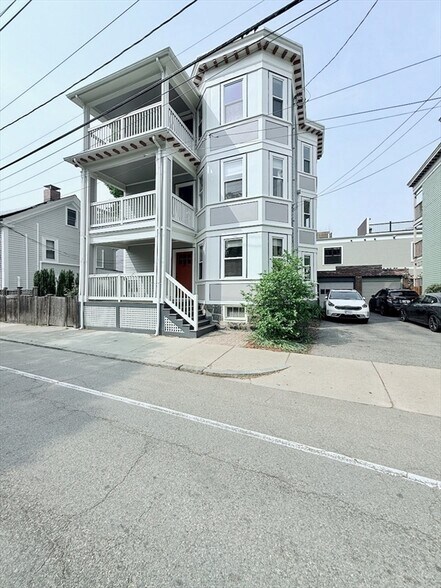 Primary Photo - 58 Seaverns Ave
