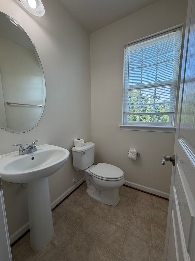 Building Photo - 43561 Marguerite Way