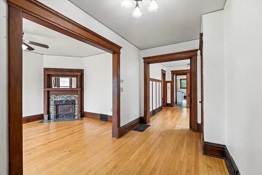 Building Photo - 2858 N Murray Ave