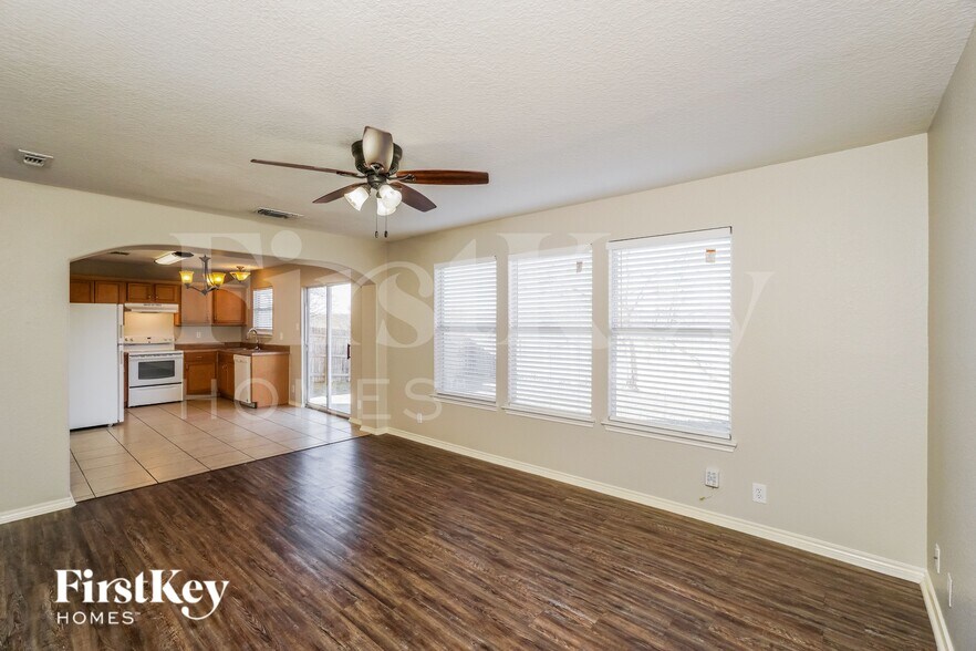 Building Photo - 6911 Autumn View