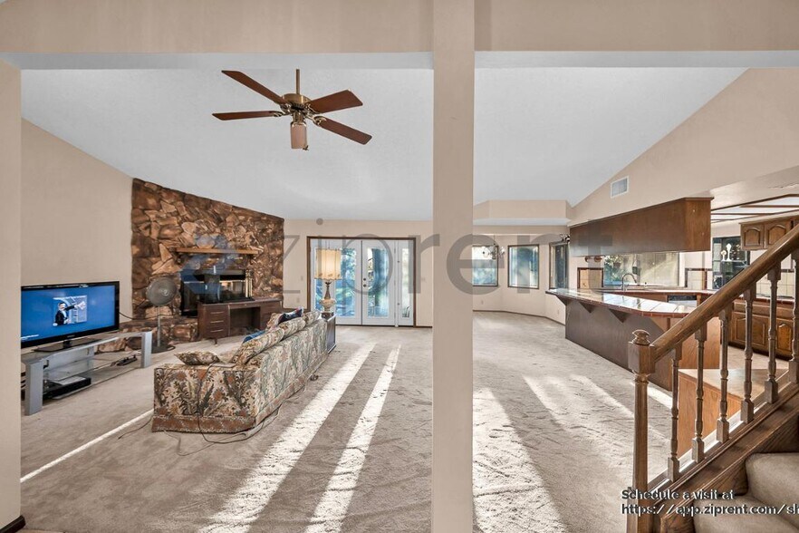 Building Photo - 716 Buckingham Dr