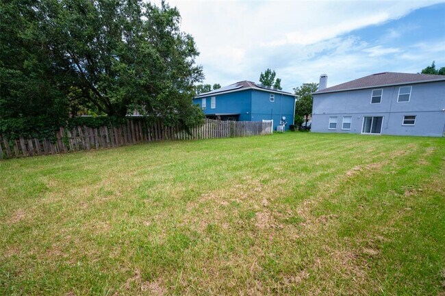 Building Photo - 202 Walnut Crest Run