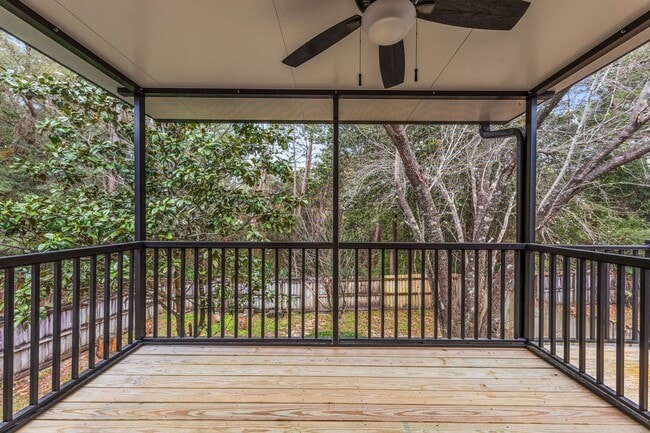 Building Photo - Updated home in convenient location!!