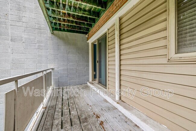 Building Photo - 3009 Southern Ave SE