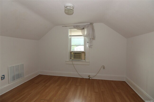 Building Photo - 280 Islip Blvd