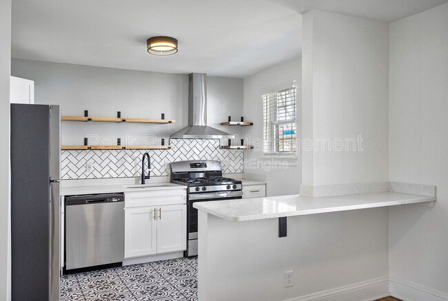 Building Photo - 108 Cox Ln