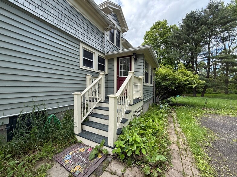 Building Photo - 2770 Slaterville Rd