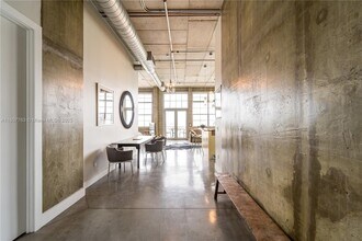 Building Photo - 444 NW 1st Ave