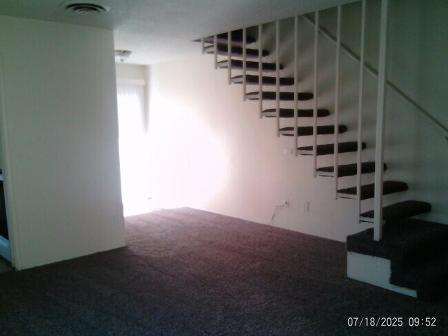 Building Photo - 1818 Hasti Acres Dr