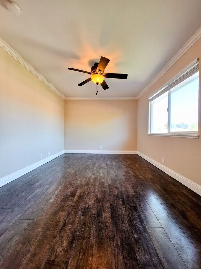 Building Photo - Beautifully Remodeled Two-story 2bd Condo ...