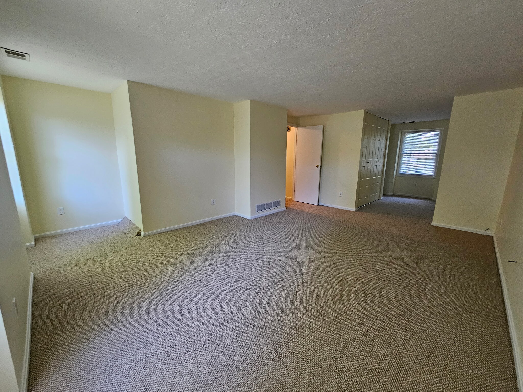 Building Photo - 17073 Drake Rd