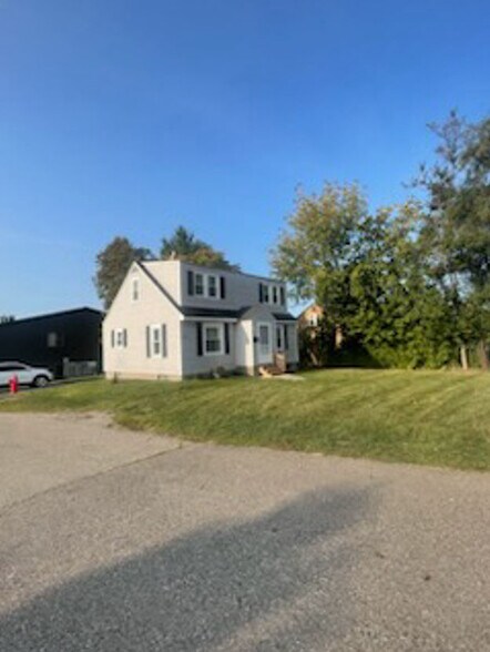 Charming Front View - 3130 32nd St SE