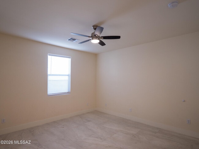 Building Photo - 1616 E Hedrick Dr