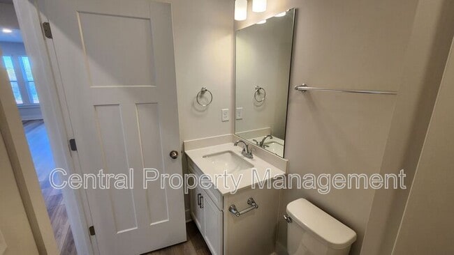 Building Photo - 143 Dalmatian Dr