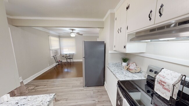 Building Photo - 2 acres in Millbrook w/ large screened in ...