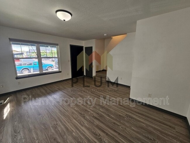 Building Photo - 1314 Bulwer St