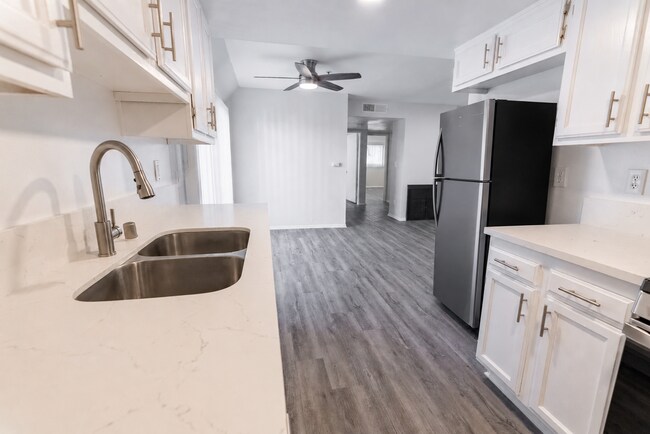 Interior Photo - 10755 Kling Street