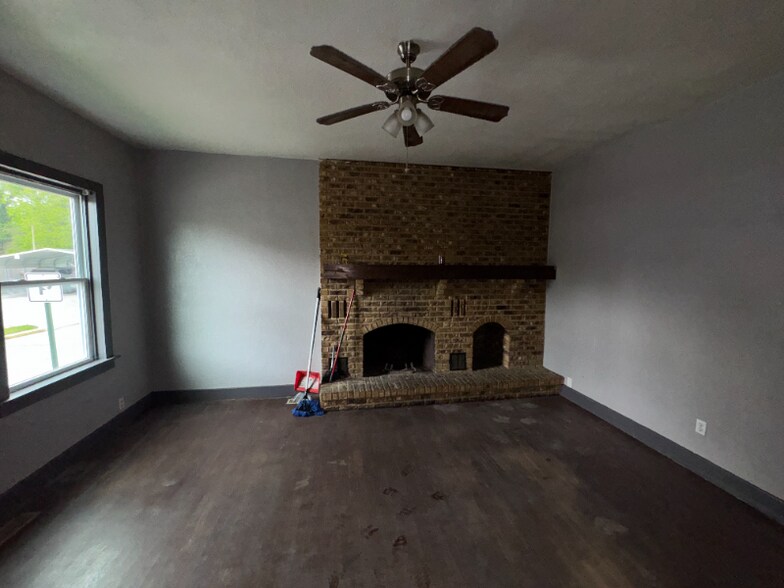 Building Photo - 112 N 13th St