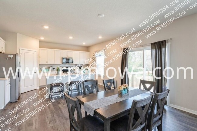 Building Photo - 265 Prairie Bluff Dr