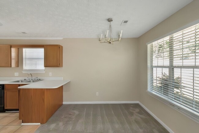 Building Photo - Charming 3BR/2BA Ranch Home in Stockbridge!