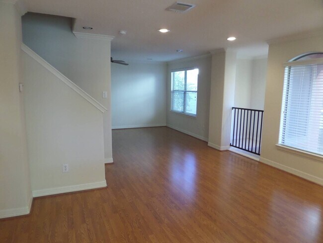 Building Photo - 3710 Sherwood Ln