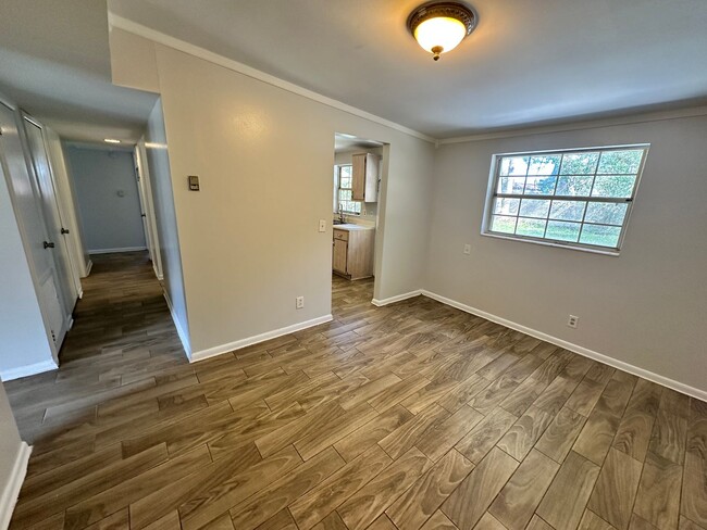 Building Photo - Home for Rent in Arlington 3-Bedroom, 2-Ba...