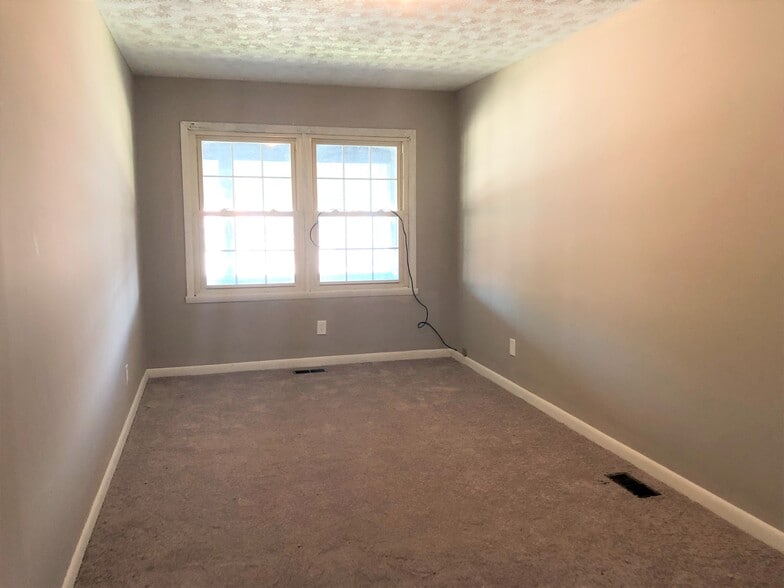 Bedroom - 1831 5th Ave W