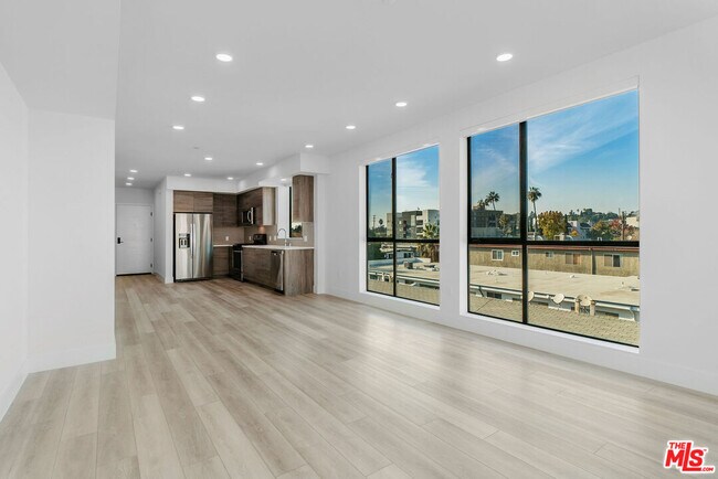 Building Photo - 3632 Keystone Av