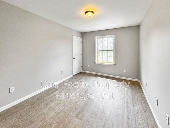 Building Photo - 218 Peach St