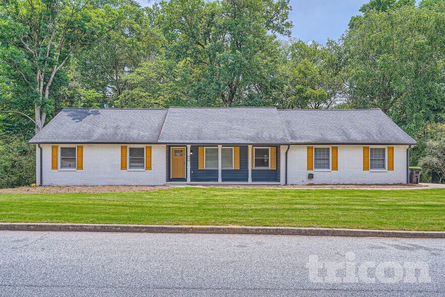 Building Photo - 590 Clubland Cir SE
