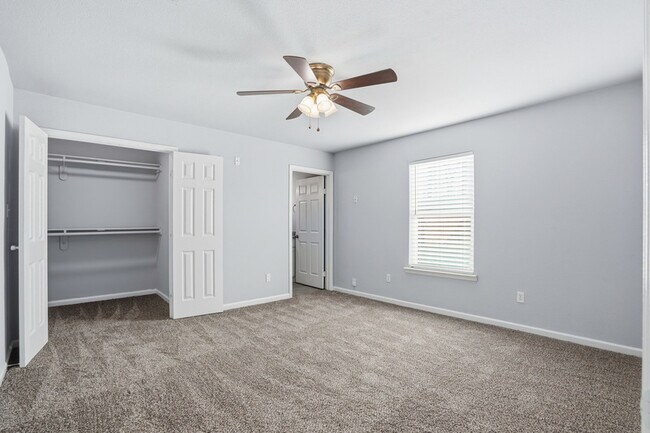 Building Photo - 2933 S Hills Ave