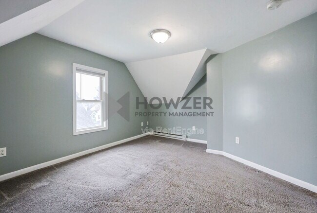 Building Photo - 4 E Broadway