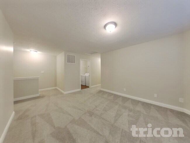 Building Photo - 722 Chestnut Ln