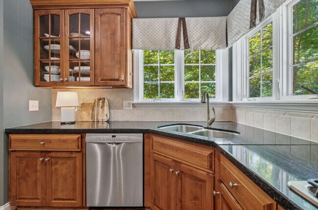 Building Photo - 4 Bed/3 Full Bath Furnished Home in Cary!