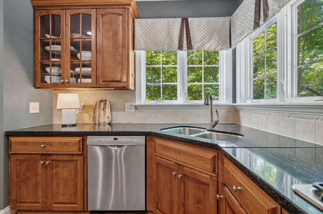 Building Photo - Furnished 4 Bed/3 Full Bath Home in Cary!