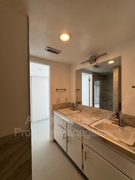 Building Photo - 46075 Ocotillo Dr