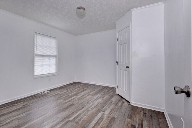 Building Photo - 9431 Jenkins Ln