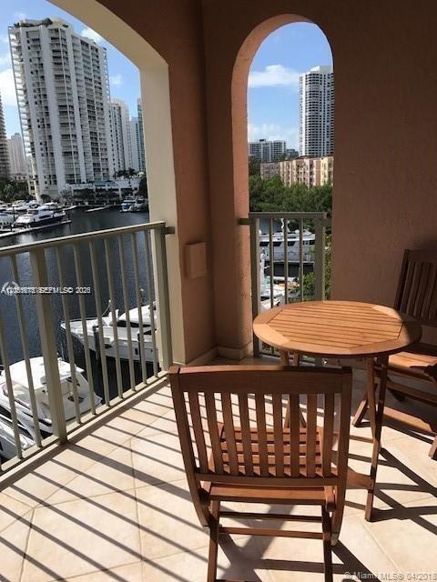 Building Photo - 19901 E Country Club Dr