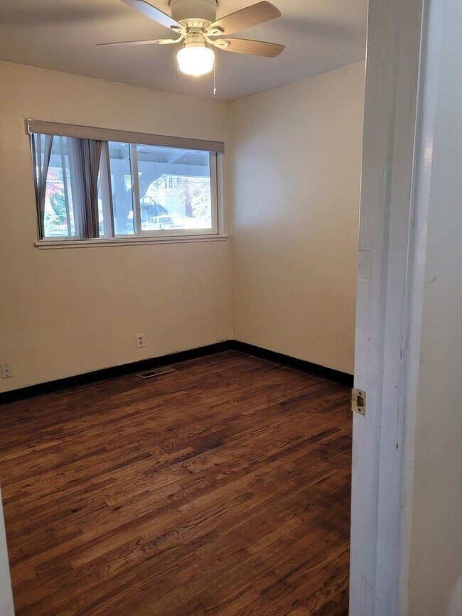 Building Photo - 3 bedroom
